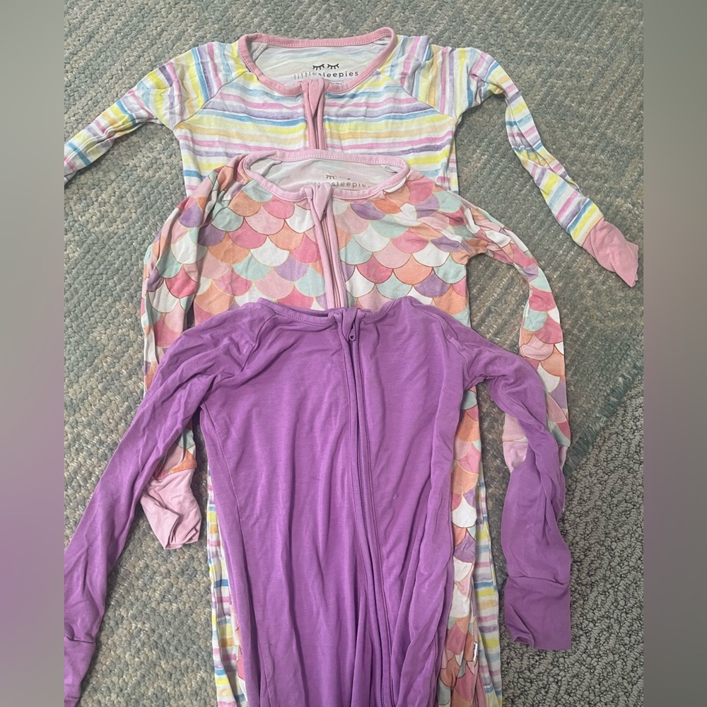 3 little sleepies pajamas, great condition, 18-24 months.
